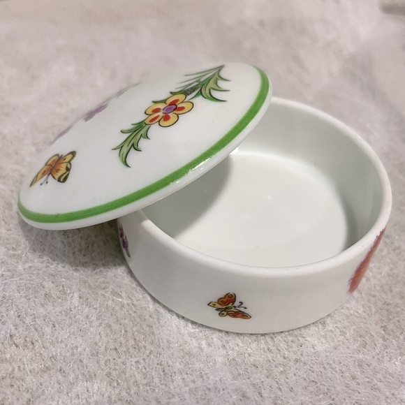 Tiffany & Co Limoges “Tiffany Garden” Round Trinket Jewelry Ring Box - Picture 8 of 8